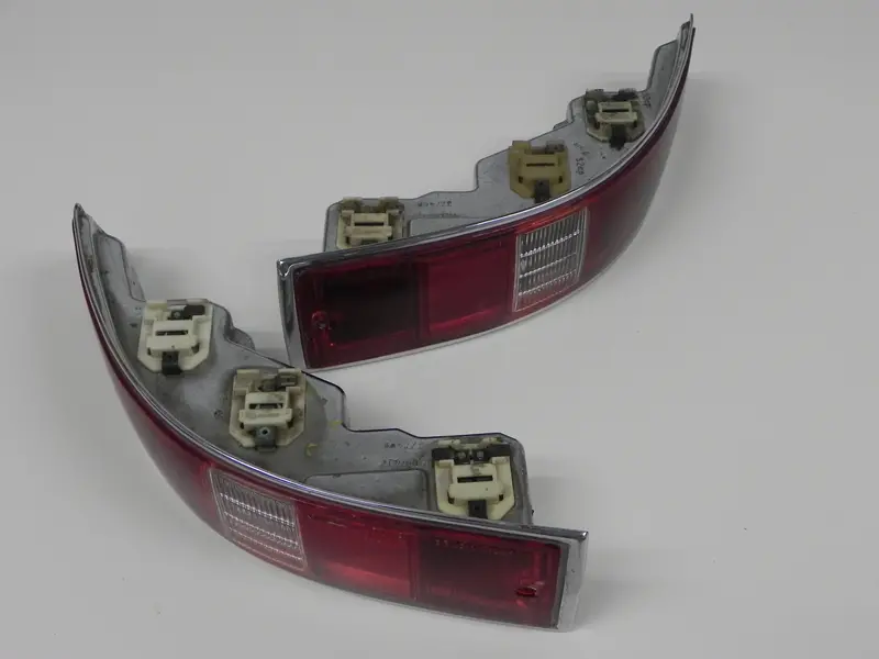 (Original) 911 Or 912 Usa Taillight Lens Assembly Pair - 1965-68 2