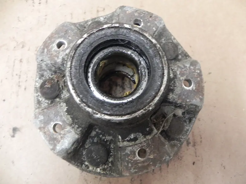 (Used) 356/911/912 Front Wheel Hub - 1964-67 1