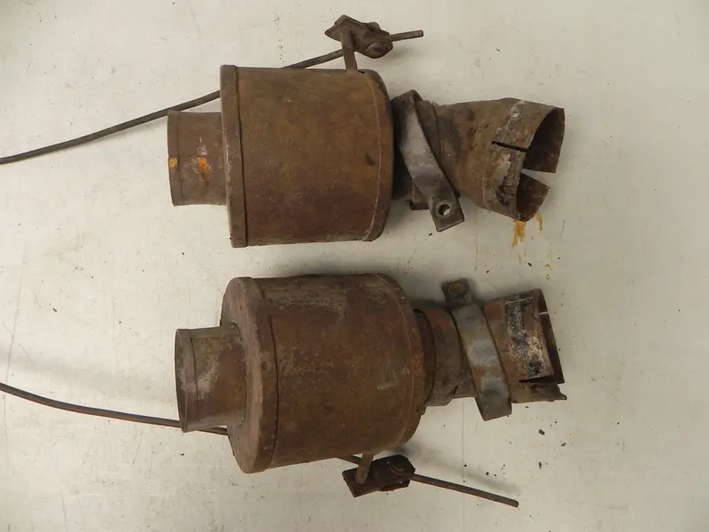 (Used) 356 B/C Pair Of Heater Valves And Elbows - 1959-65 1