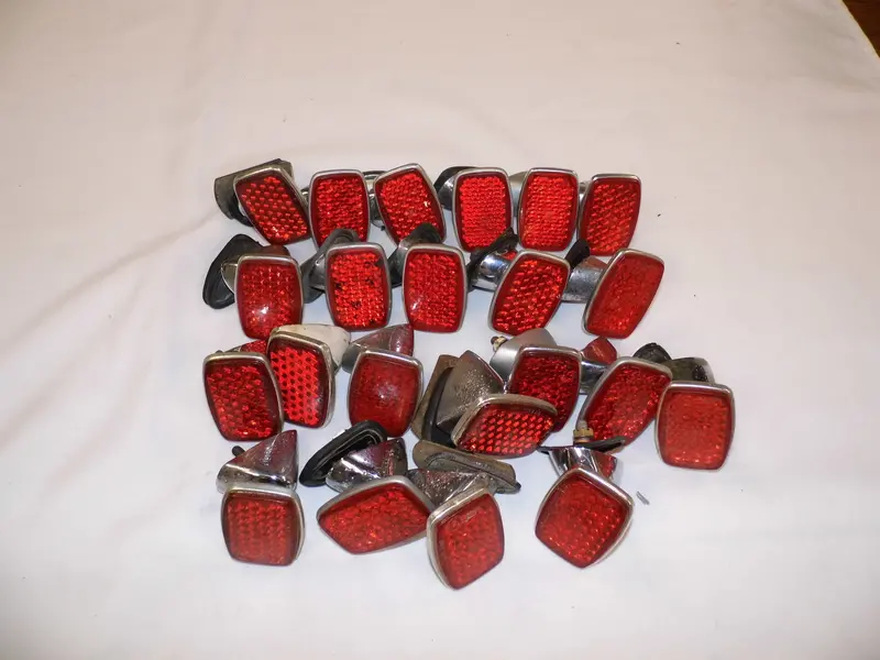(Used) 356 Original Lot Of B/C Rear Reflector - 1959-65 1