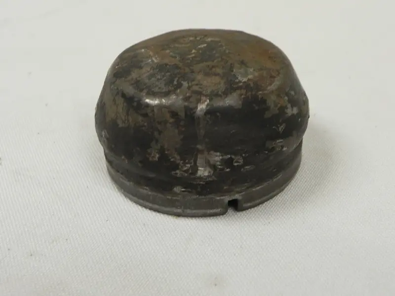 {Used) 356 Right Wheel Bearing Grease Cap - 1950-63 1