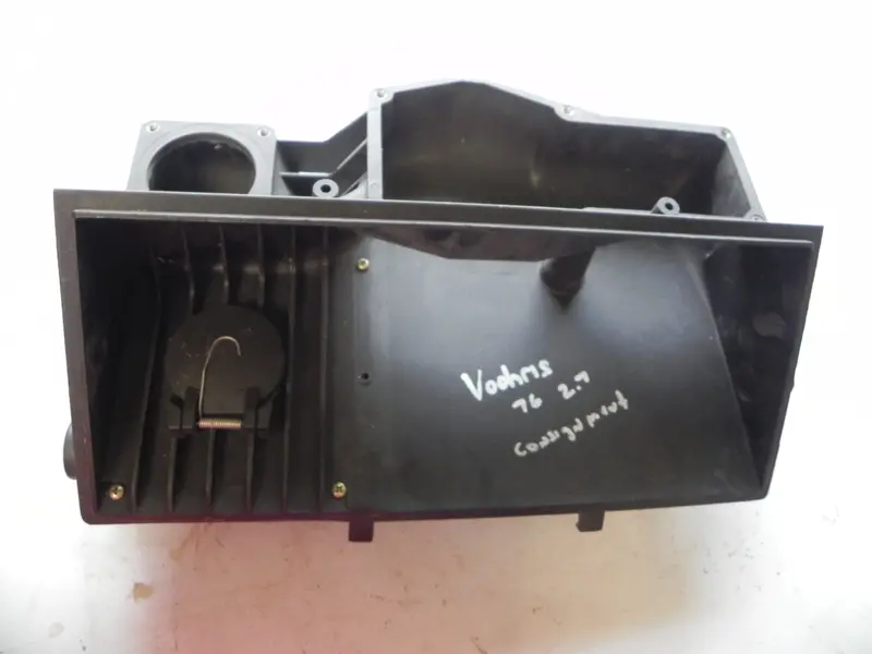 (Used) 76 911 Cis 2.7L Airbox 1