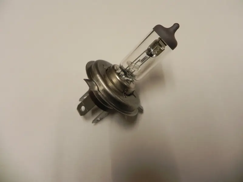 (Used) 911, 912 & 930 H4 Headlight Bulb 1
