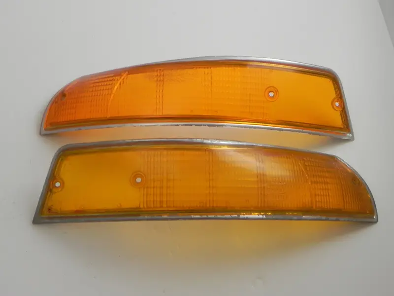 (Used) 911/912 Bosch Front Pair Of Usa Turn Signal Lenses With Silver Trim - 1969-72 1