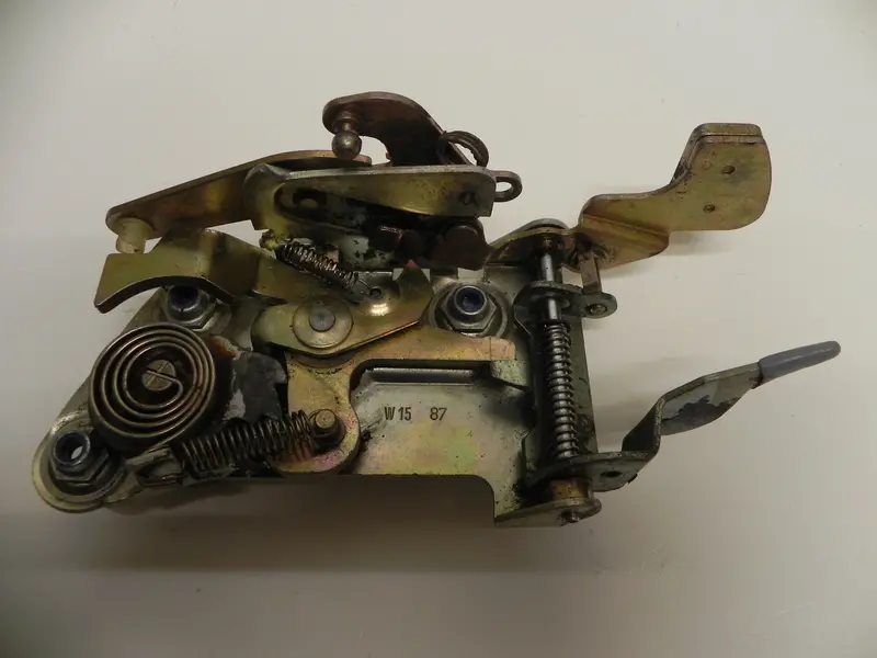 (Used) 911/912 Driver's Side Door Lock Mechanism - 1984-94 1
