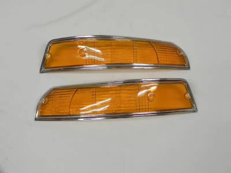 (Used) 911/912 Front Left & Right Usa Amber Turn Signal Lens With Silver Trim - 1969-72 1