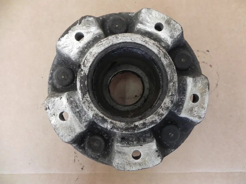 (Used) 911/912 Front Wheel Hub - 1965-67 1