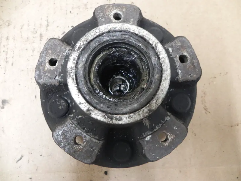 (Used) 911/912 Front Wheel Hub - 1965-67 1