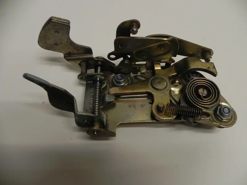 (Used) 911/912 Passenger Side Door Lock Mechanism - 1984-94 1