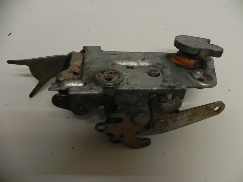 (Used) 911/912 Passenger's Side Door Lock Mechanism - 1967-69 1