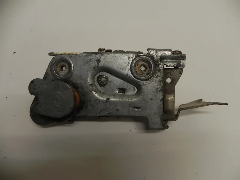 (Used) 911/912 Passenger's Side Door Lock Mechanism - 1967-69 2