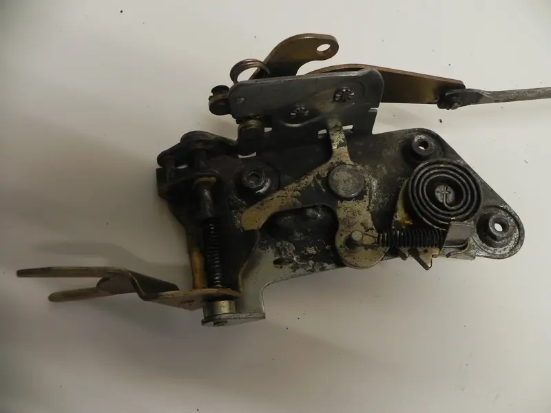 (Used) 911/912 Passenger's Side Door Lock Mechanism - 1974-89 2