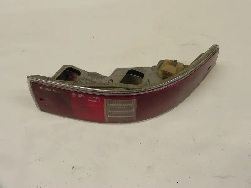 (Used) 911/912 Swb Original Usa Passenger's Side Tail Light - 1965-68 1