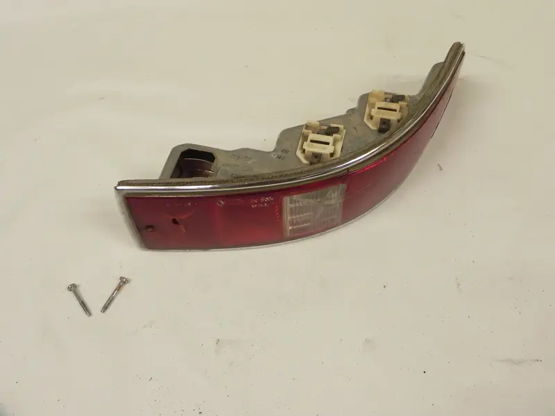 (Used) 911/912 Swb Original Usa Passenger's Side Tail Light - 1965-68 1