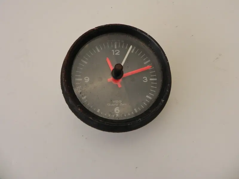 (Used) 911/930 Vdo Quartz Dash Clock - 1970-89 1