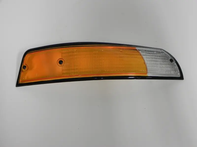 (Used) 911 Black Trim Euro Front Right Amber/Clear Turn Signal Lens - 1973 1