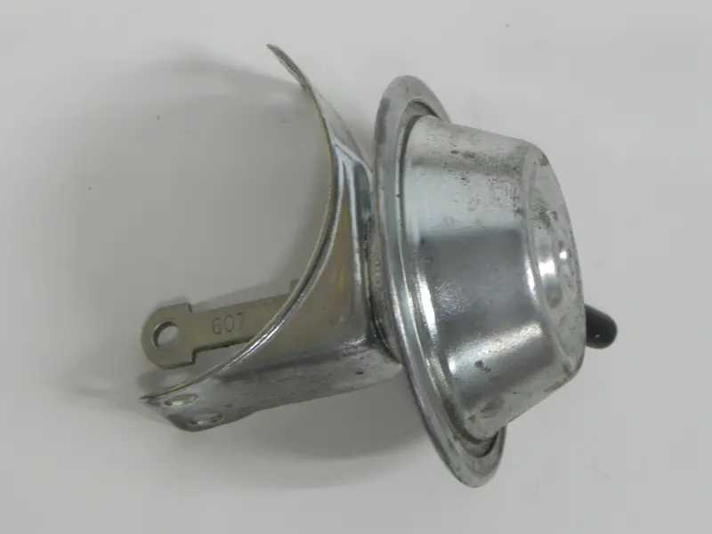 (Used) 911 Bosch Distributor Vacuum Advance - 1974-77 1