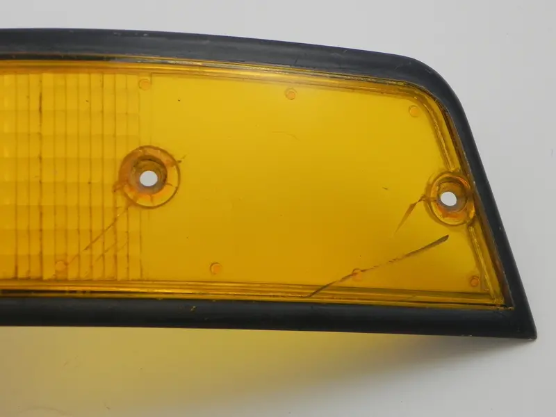 (Used) 911 Bosch Driver Side Front Turn Signal Lens - 1973 2