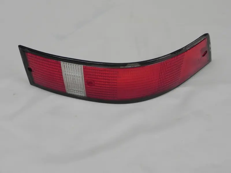 (Used) 911 Bosch Right Side Usa Tail Light Lens With Black Trim - 1973-89 1