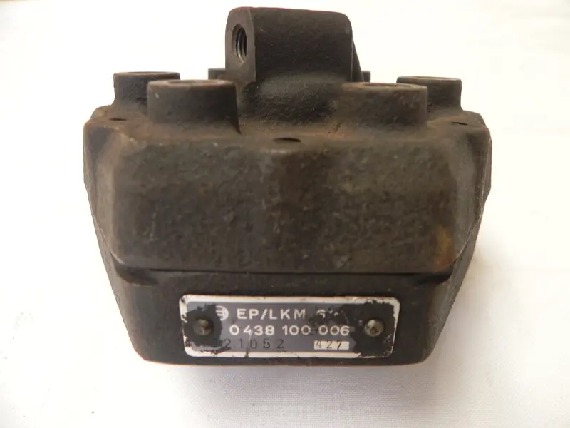 (Used) 911 Cis Fuel Distributor - 1973-77 1