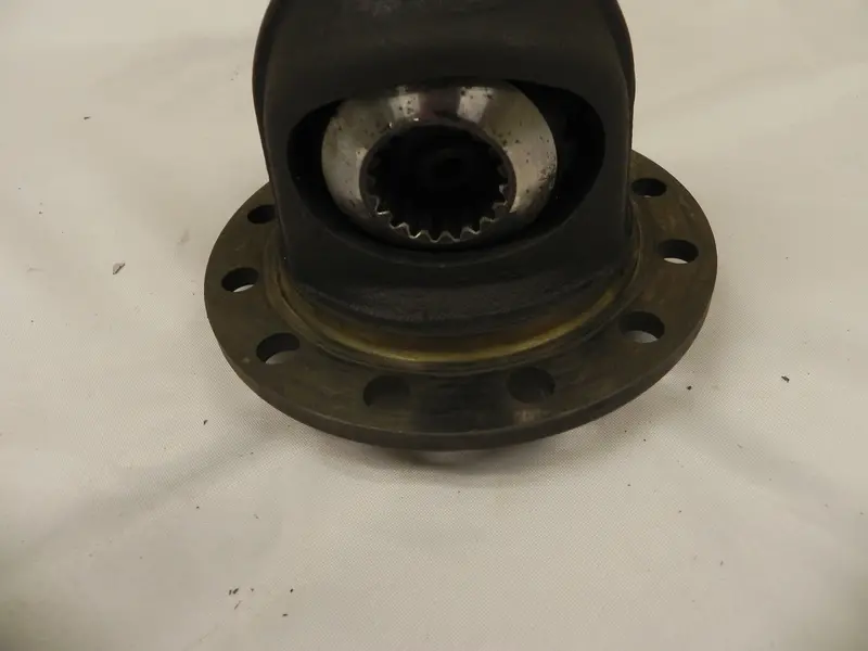 (Used ) 911 Gear Differential Housing 1972-77 2