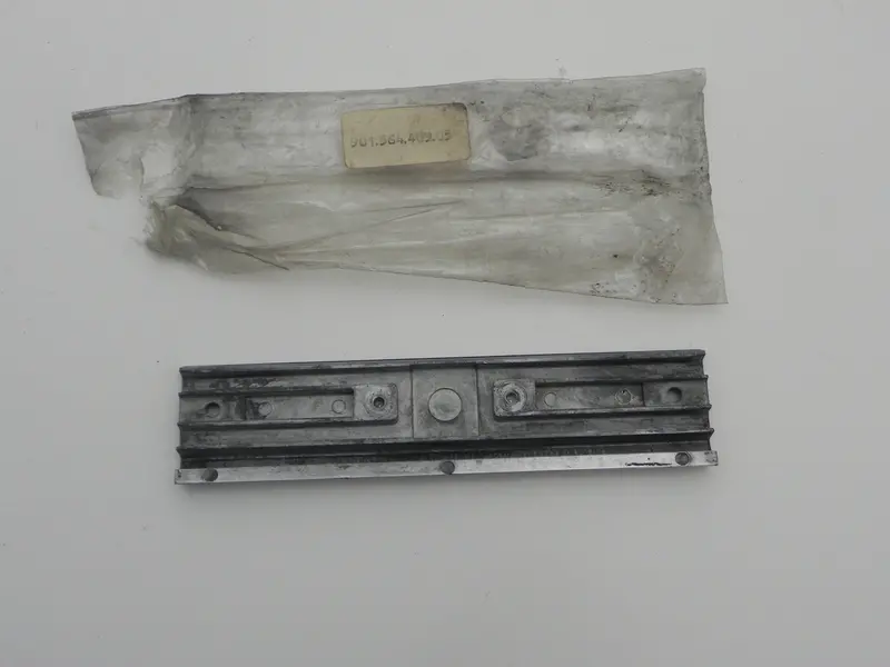 (Used) 911 Golde Sunroof Center Piece - 1965-82 1