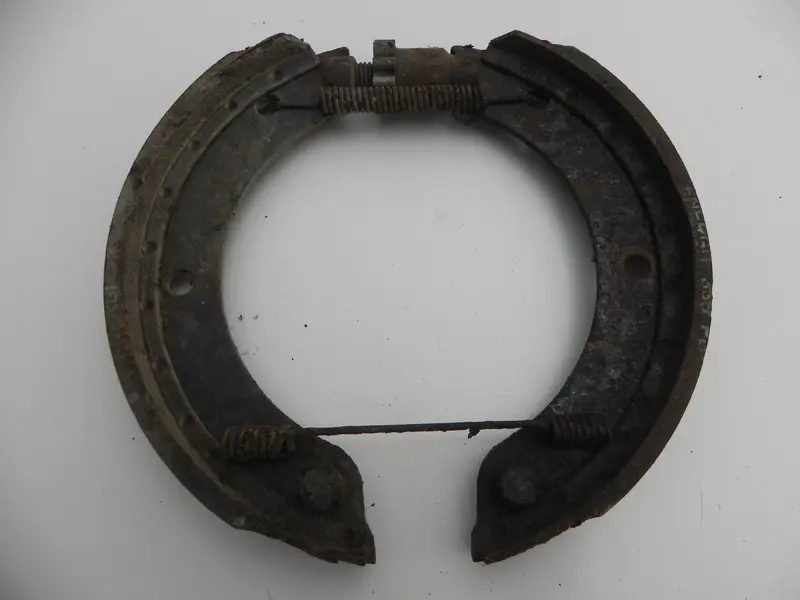 (Used) 911 Hand Brake Shoe Set 1969-73 1