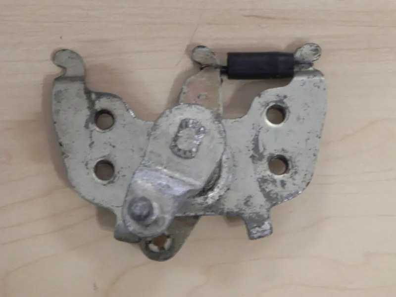 (Used) 911 Left Push Button Lock - 1970-73 1