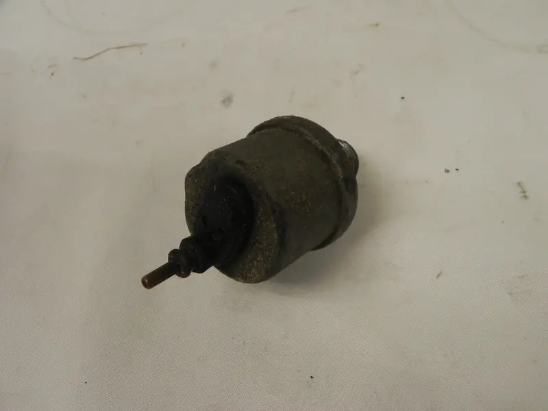 (Used) 911 Oil Pressure Sensor - 1984-89 1