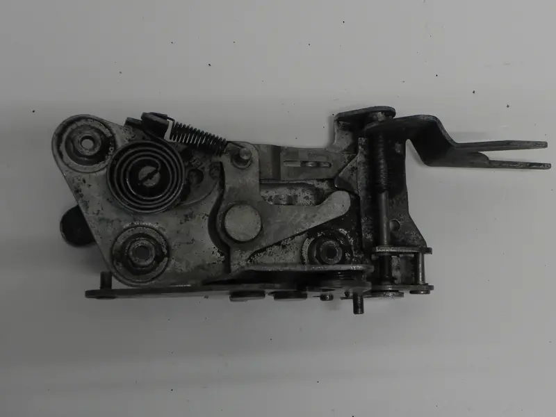 (Used) 911 Passenger's Side Door Lock Mechanism - 1965-66 1