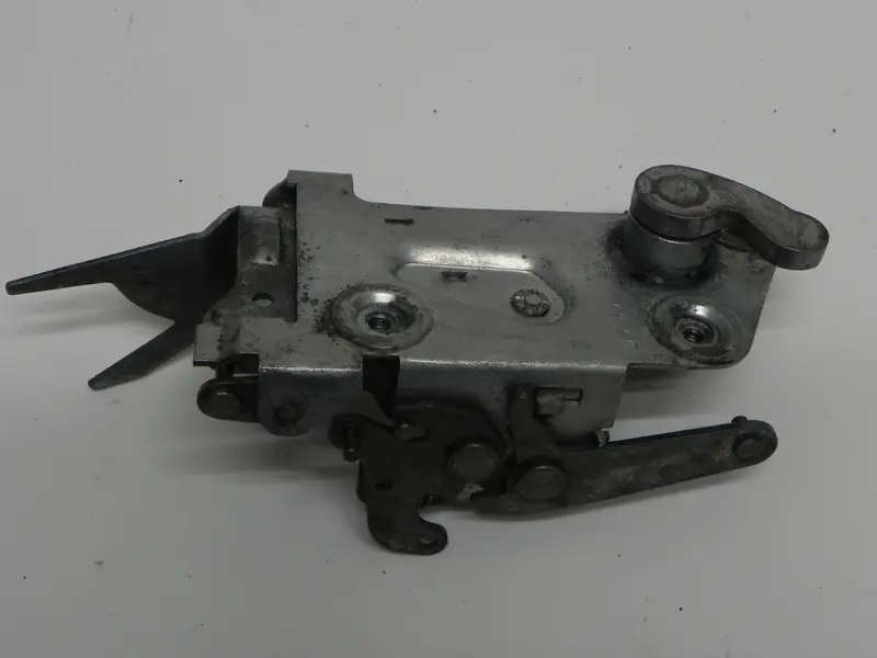 (Used) 911 Passenger's Side Door Lock Mechanism - 1965-66 2