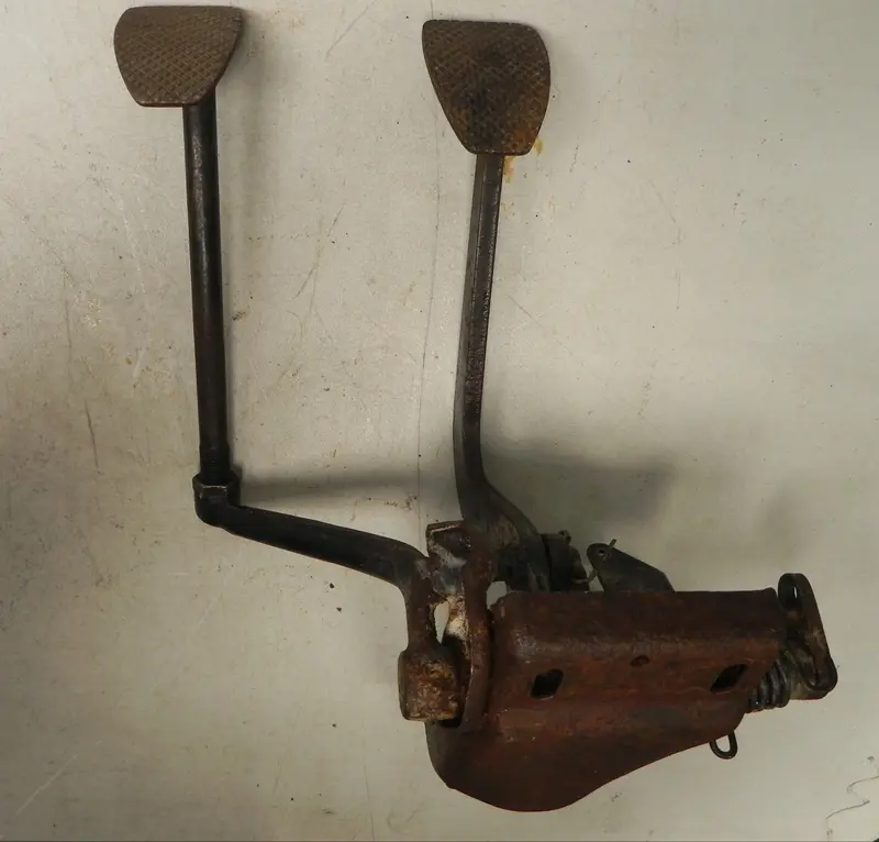 (Used) 911 Pedal Assembly - 1968-73 1
