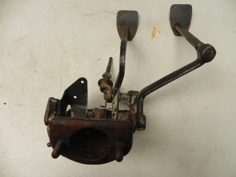 (Used) 911 Pedal Assembly - 1968-73 2