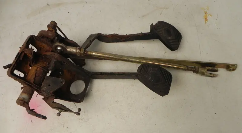 (Used) 911 Pedal Assembly - 1975-77 1