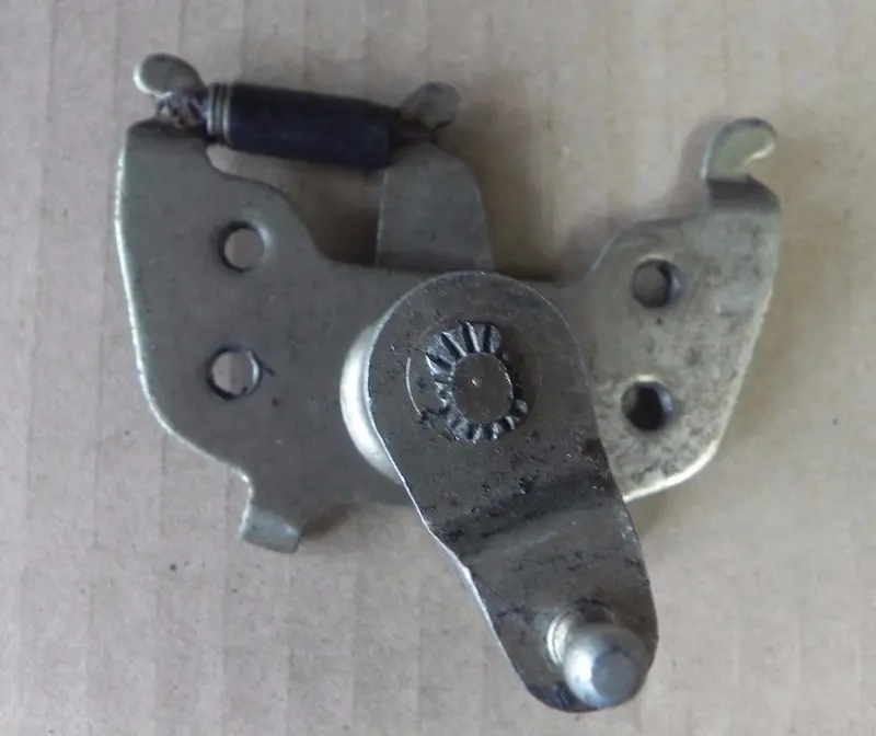 (Used) 911 Right Push Button Lock - 1970-73 1