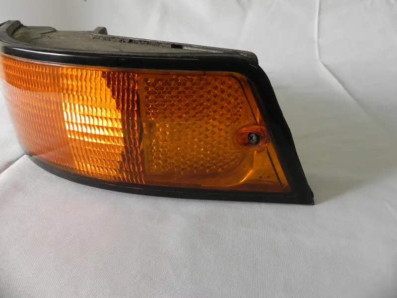 (Used) 911 Right Rear Tail Light Assembly - 1987-89 2