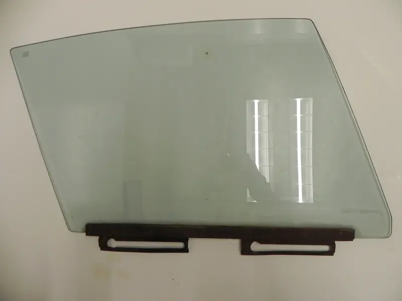 (Used) 911 Sekurit Passenger Side Window 1970-79 1