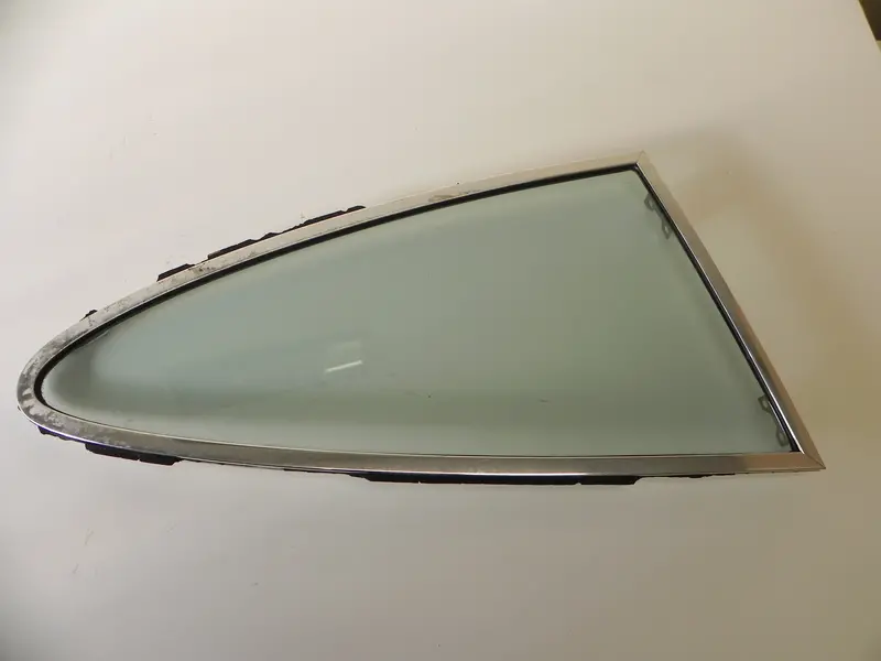 (Used) 911 Sekurit Quarter Window Right Tinted - 1968-77 1