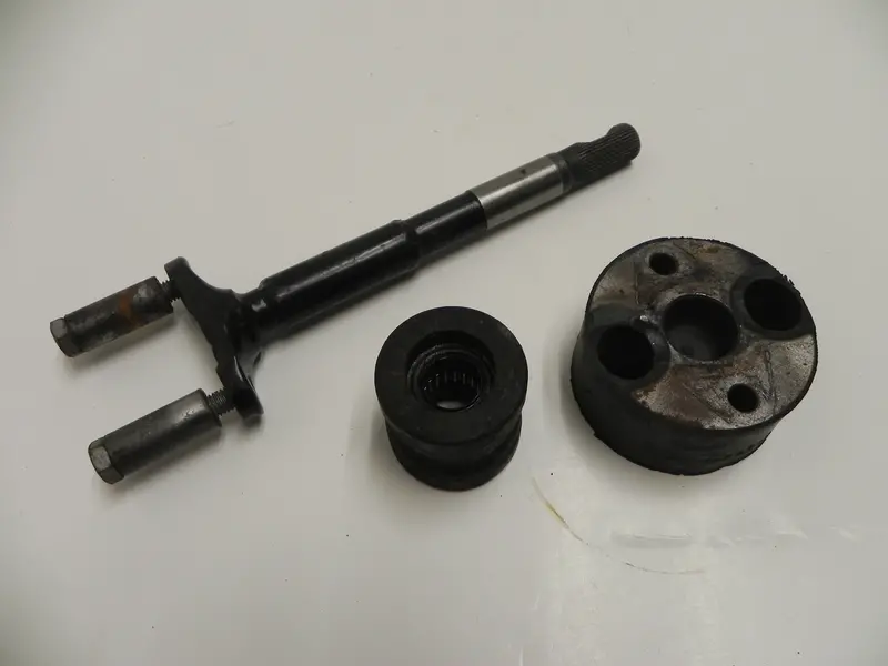 (Used) 911 Steering Shaft And Coupler 1969-89 1