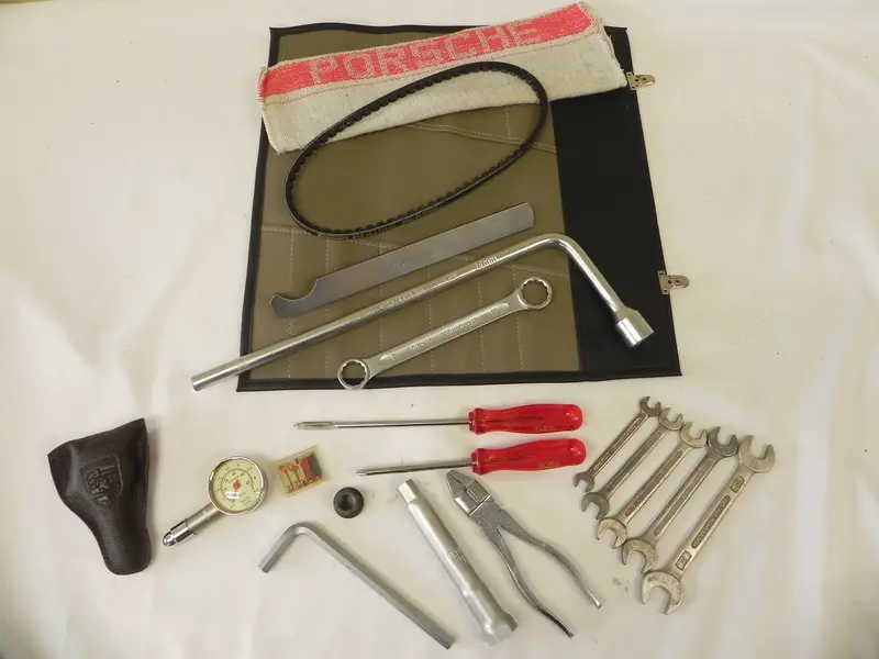 (Used) 911 Swb Tool Kit - 1965-68 1