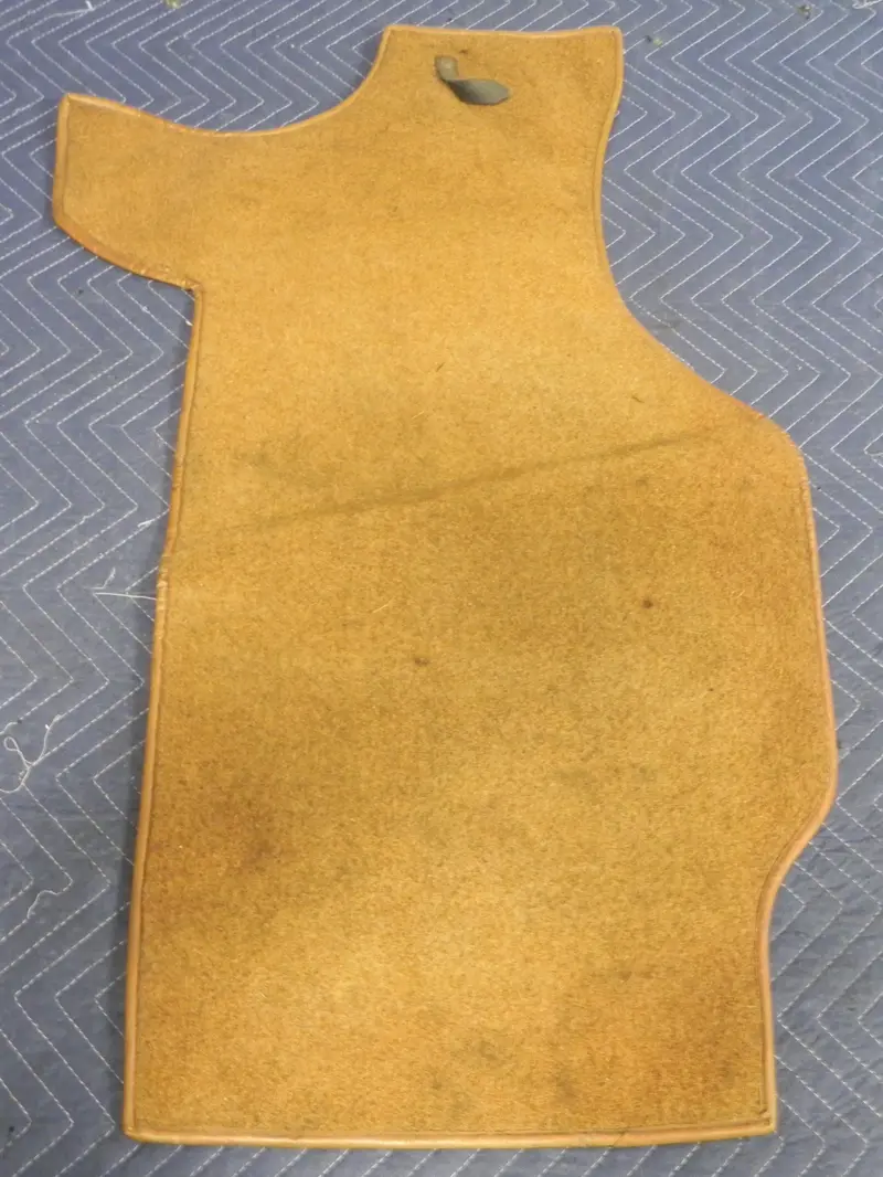 (Used) 911 Targa Front Floor Mat Right Saddle - 1974-75 1