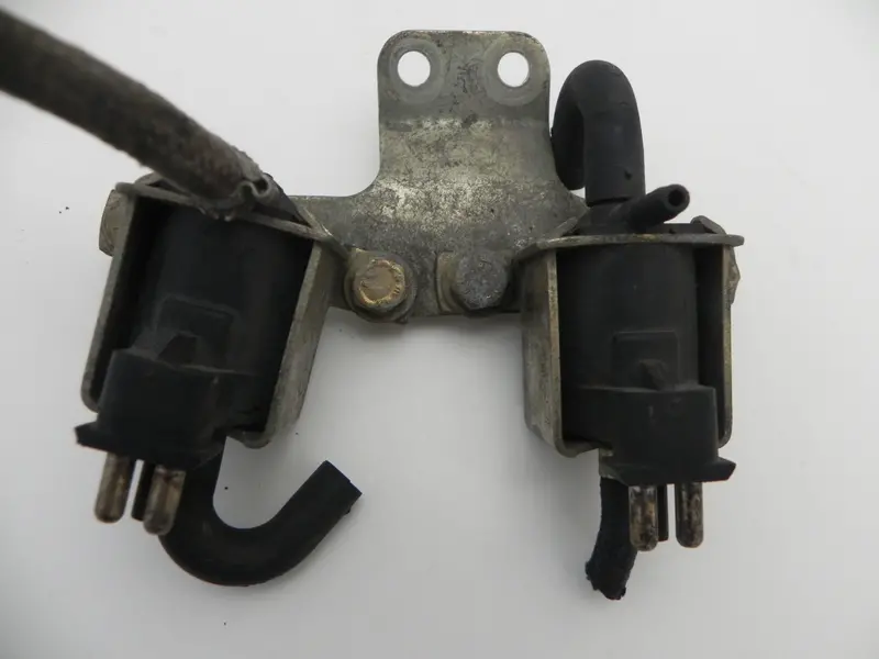 (Used) 911 Turbo Change Over Valve 1