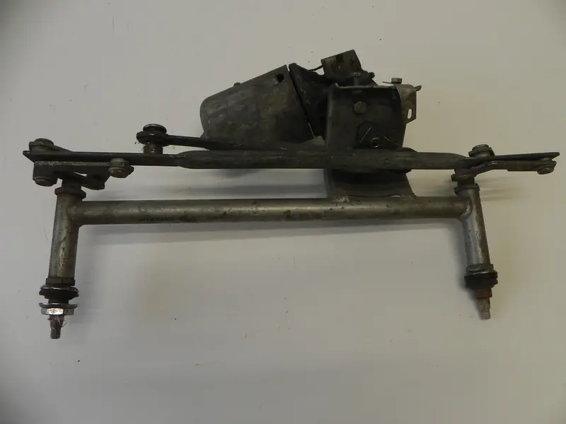 (Used) 911 Wiper Crank Drive 1970-71 1