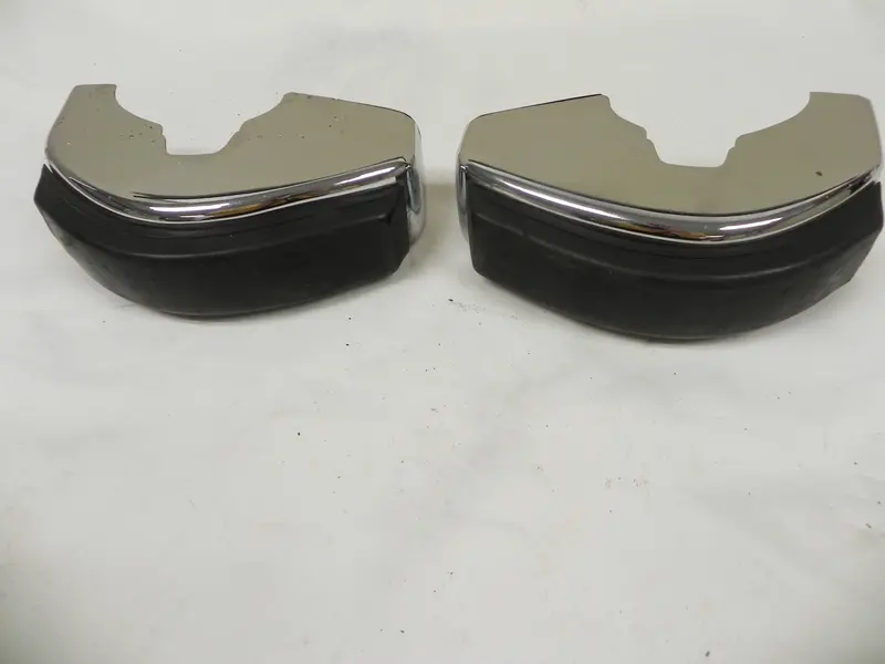 (Used) 911S Pair Of Front Left & Right Chrome Bumper Guard W/ Pads - 1965-73 2