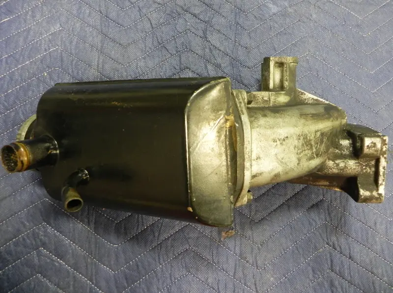 (Used) 912 Oil Breather Reservoir With Generator Stand For Large Generators - 1969 1