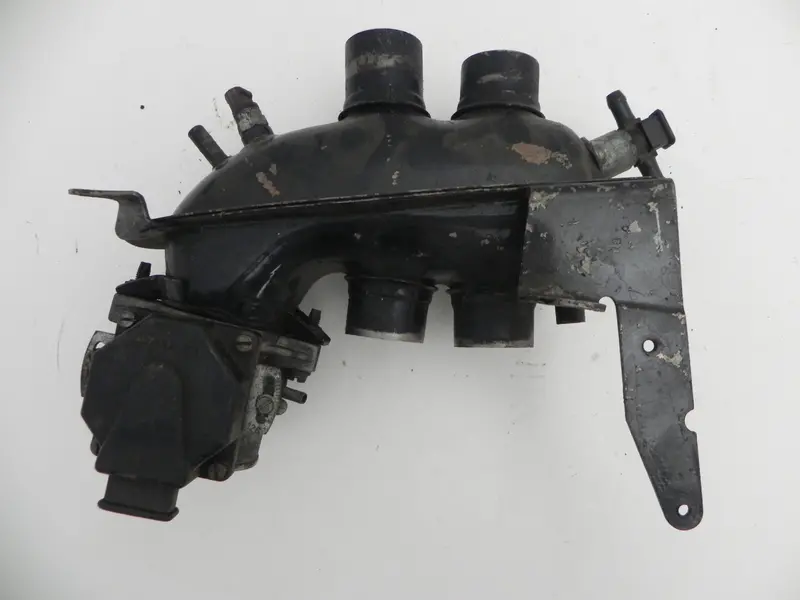 (Used) 914 1.7L Air Distributor Housing 1970-71 1