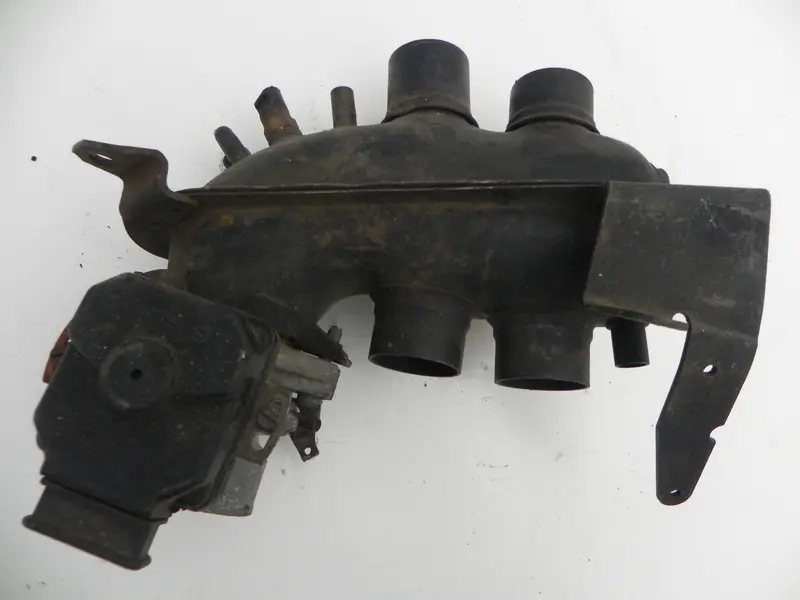 (Used) 914 1.7L Air Distributor Housing 1972-73 1