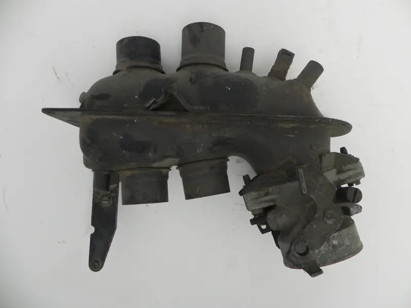 (Used) 914 1.7L Air Distributor Housing - 1972-73 2