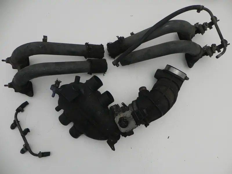 (Used) 914 1.7L Air Distributor Housing And Intake Manifolds 1970-71 1