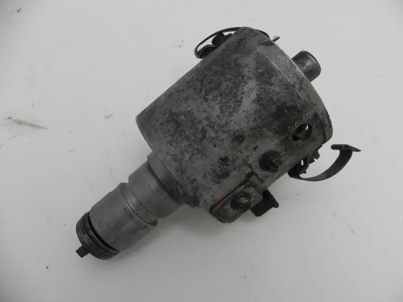 (Used) 914 1.7L Distributor 1970-73 1